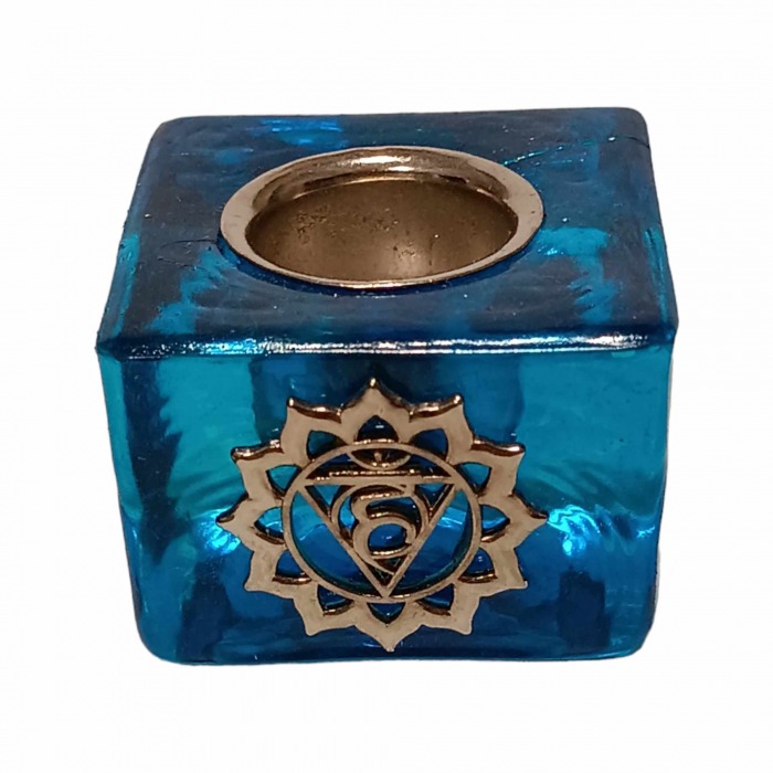 Bougeoir verre chakra gorge Vishuddha, conçu pour créer une ambiance apaisante et équilibrée. A retrouver dans la catégorie Culture du Bien-Être. Kit énergétique chakra, affirmations et rituel mantra du matin.