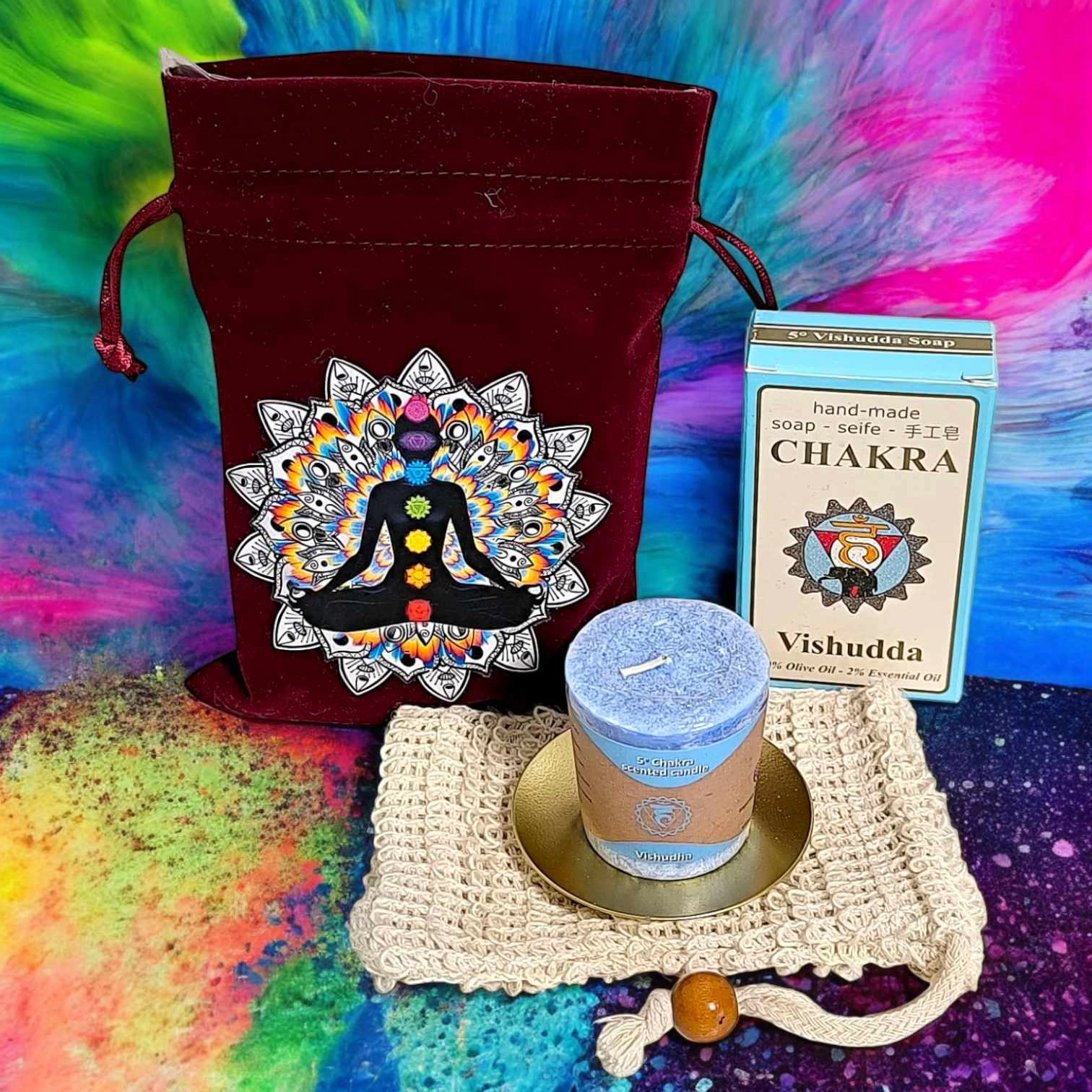 kit-flash-energie-chakra-vishuddha-rituel-bien-etre Kit chakra Vishuddha – bougie bleue, savon naturel et pochon bordeaux, idée de cadeau spirituel pour harmoniser la gorge.