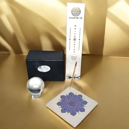 Kit rituel de clarté avec boule de cristal, encens White Lotus et porte-encens mandala.
