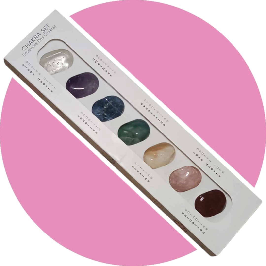 Set de 7 pierres chakras roulées naturelles pour l’équilibre des 7 chakras, alignement énergétique et bien-être holistique.
