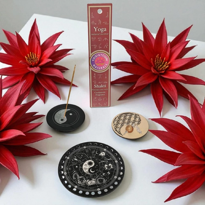 Kit rituel de base Yin Yang avec encens Shakti, pendule chakra racine en jaspe rouge, plaque sacrée et support d’encens
