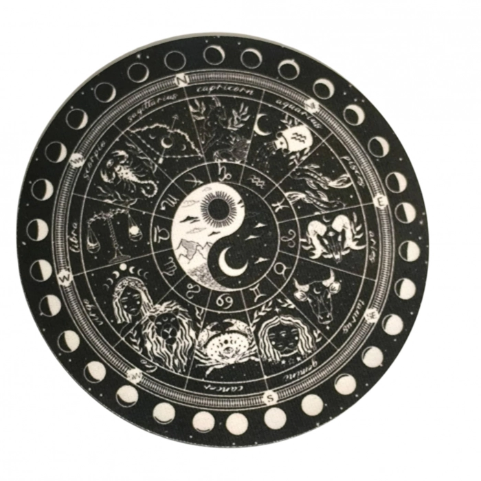 Tapis de pendule noir avec symboles astrologiques et motif Yin Yang – support divinatoire et énergétique